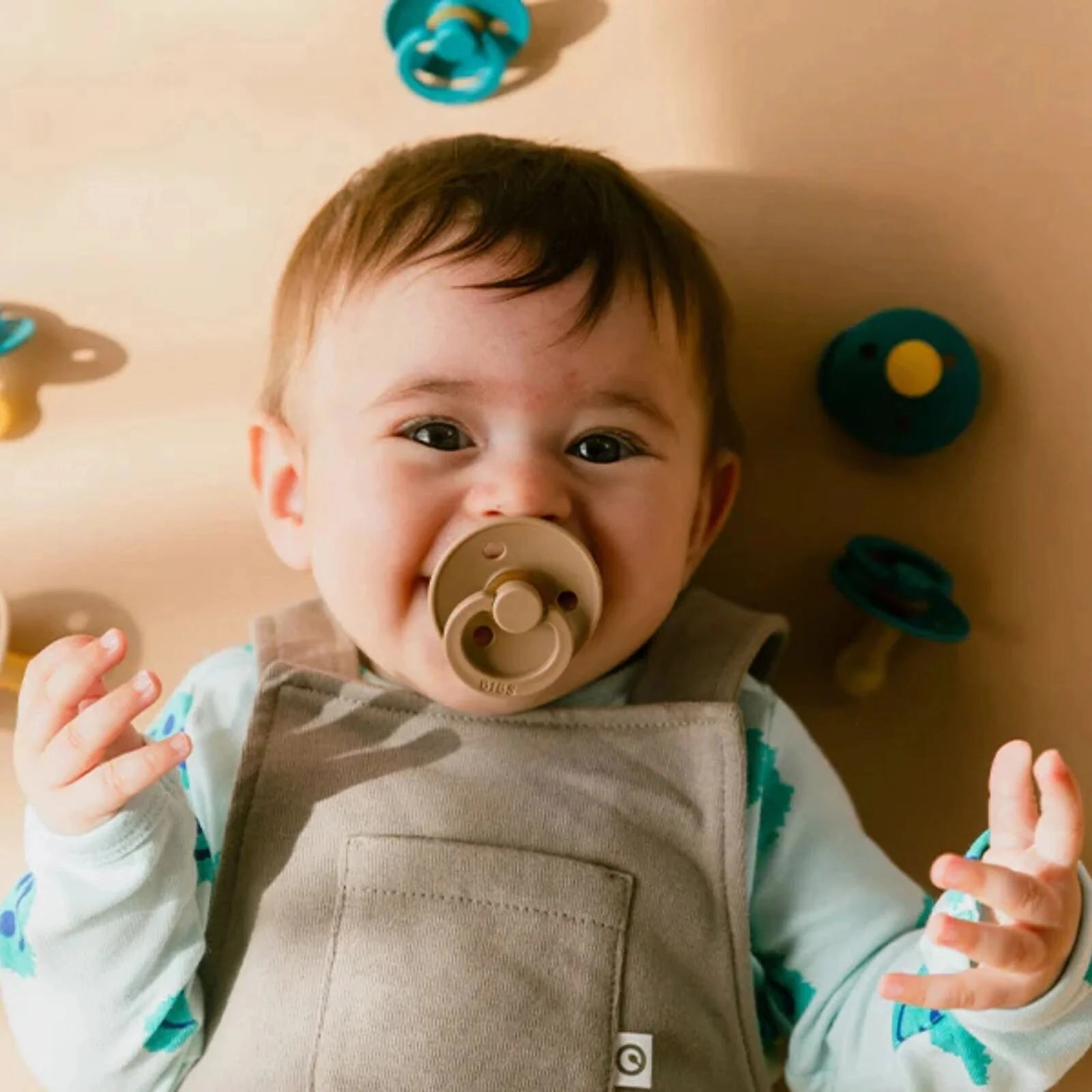 BIBS Colour Latex Soothers 6  months Pack of 2 - Vanilla & Cloud