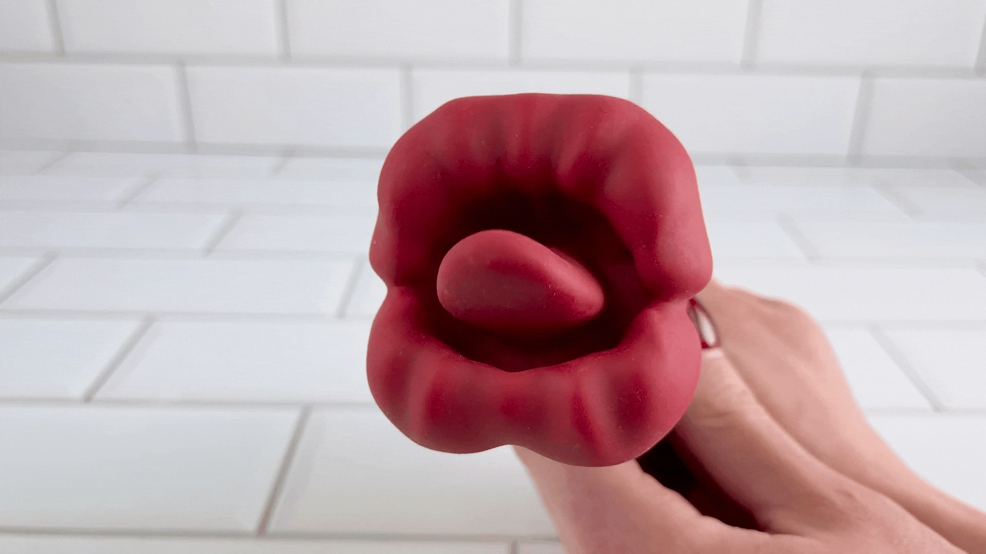 Flaming Red Lips Plus Clit-Licking Mouth & Pinpoint Vibe
