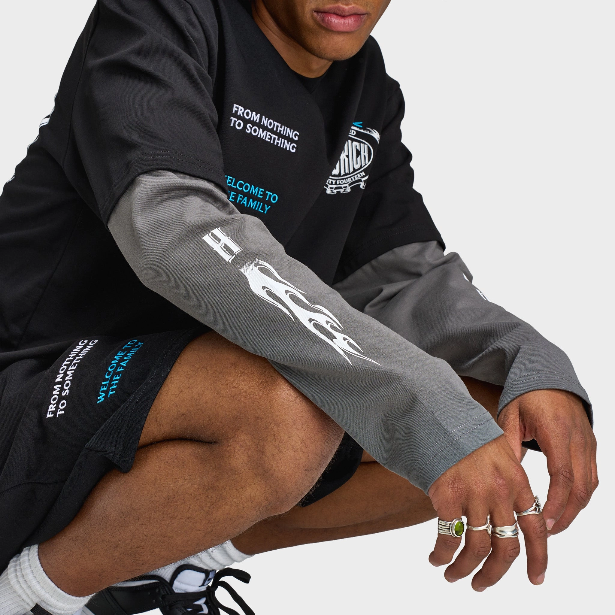 Hoodrich Noir Oversized Long Sleeve Graphic T-Shirt Black / Lava Smoke - Aquarius