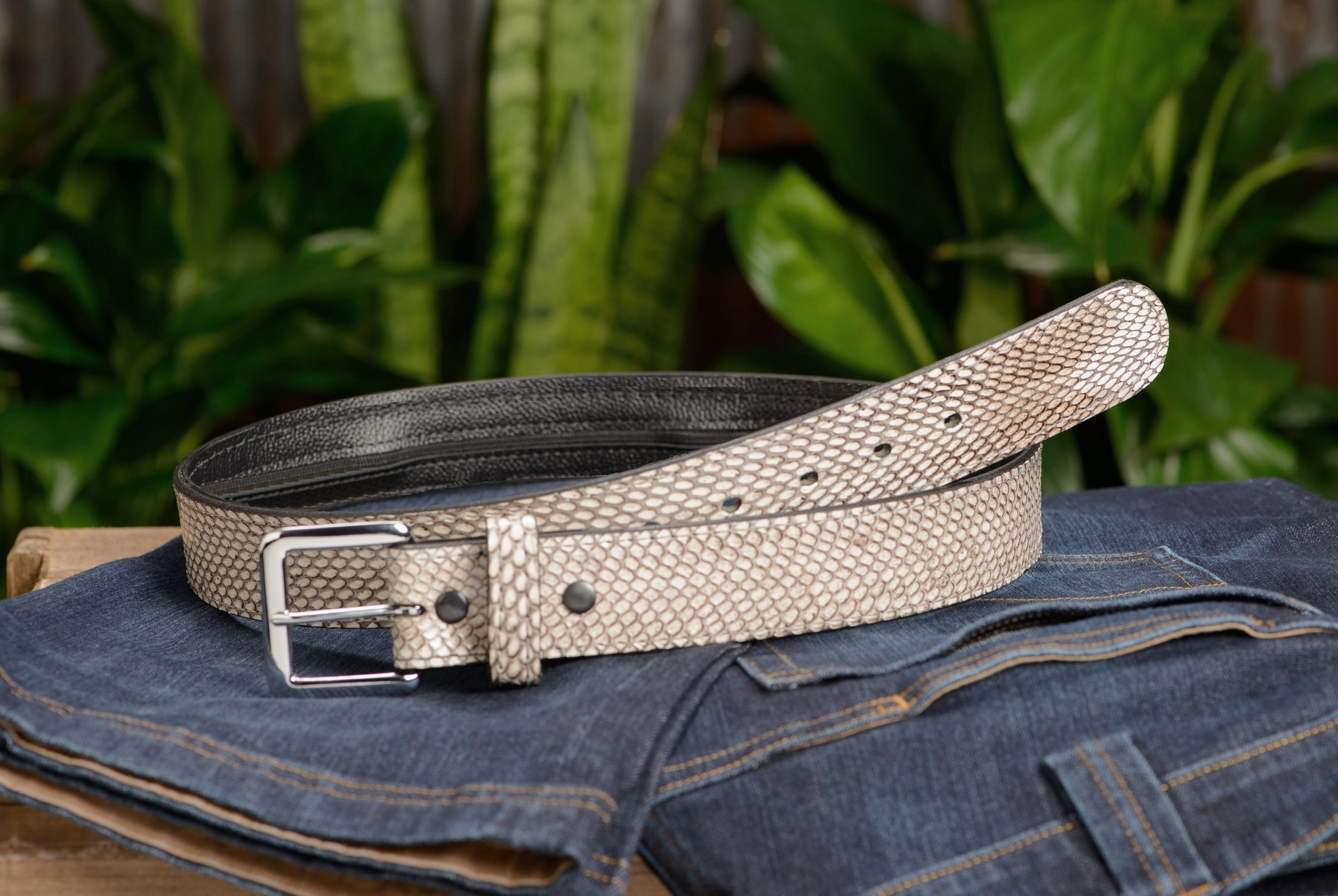Indonesian Spitting Cobra Money Belt With 25" Zipper 1.50" Wide