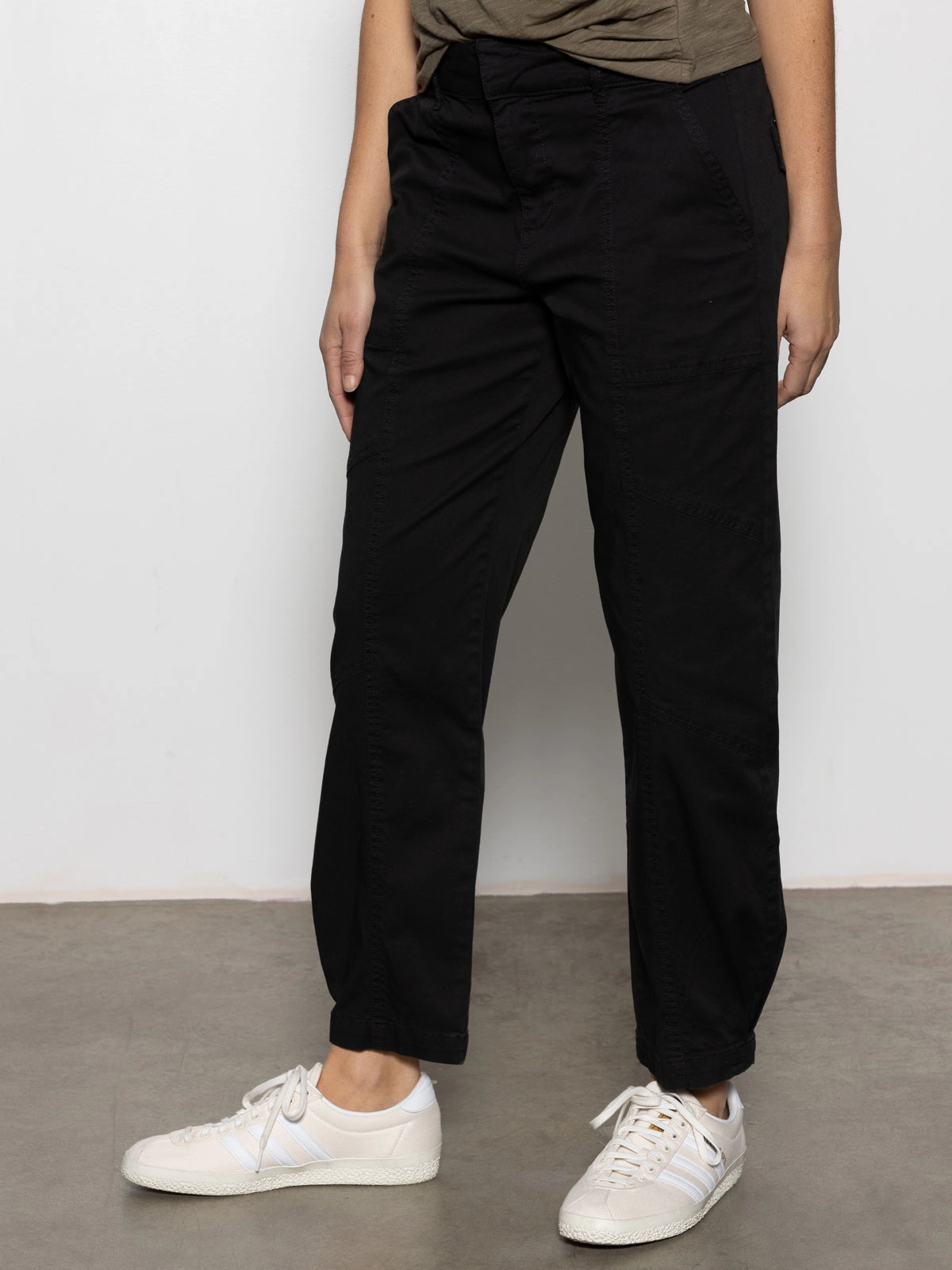 Sahara Tapered Standard Rise Pant Black