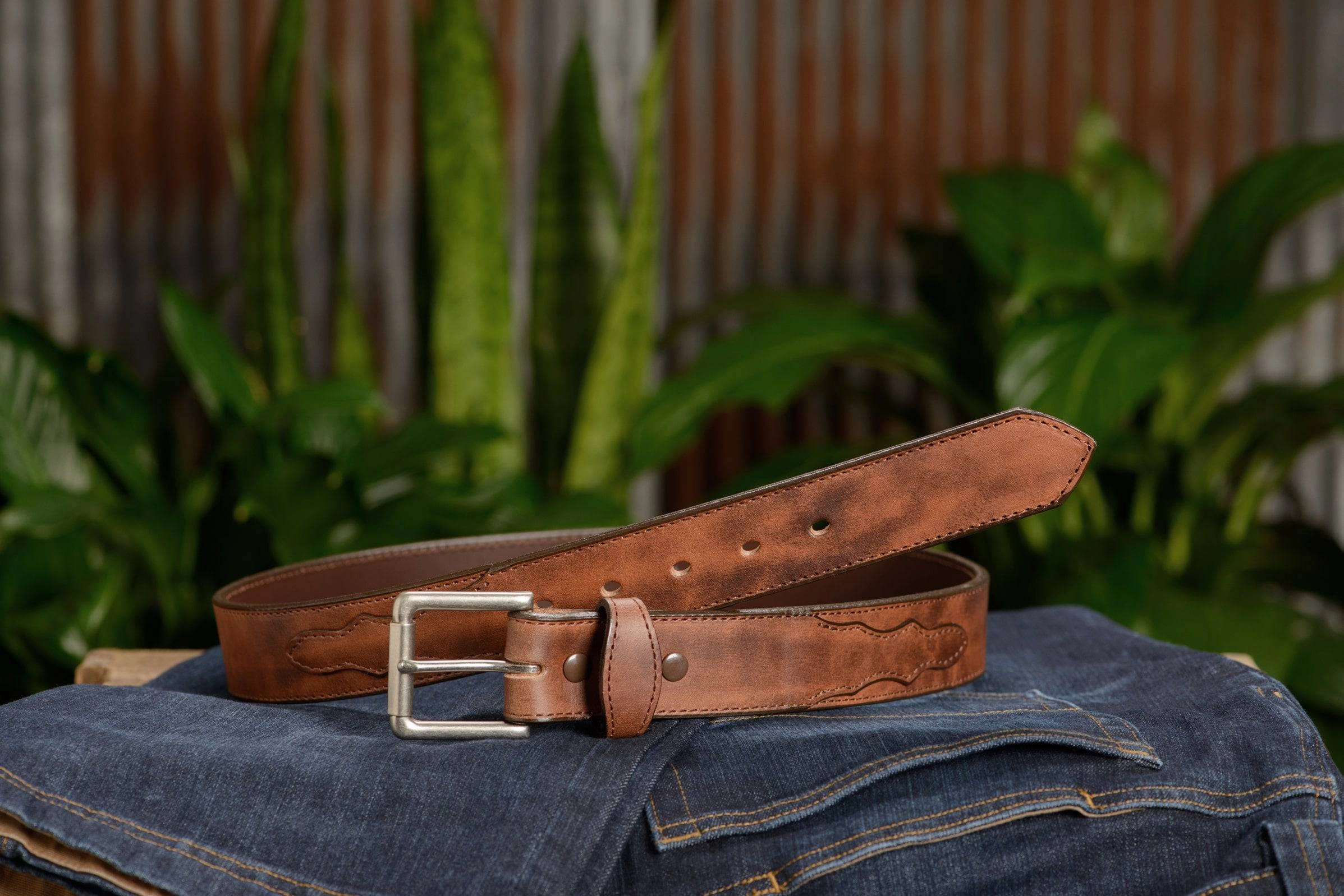 The Rockefeller: Brown Stitched Oil Tanned With Scalloped Ends 1.50"
